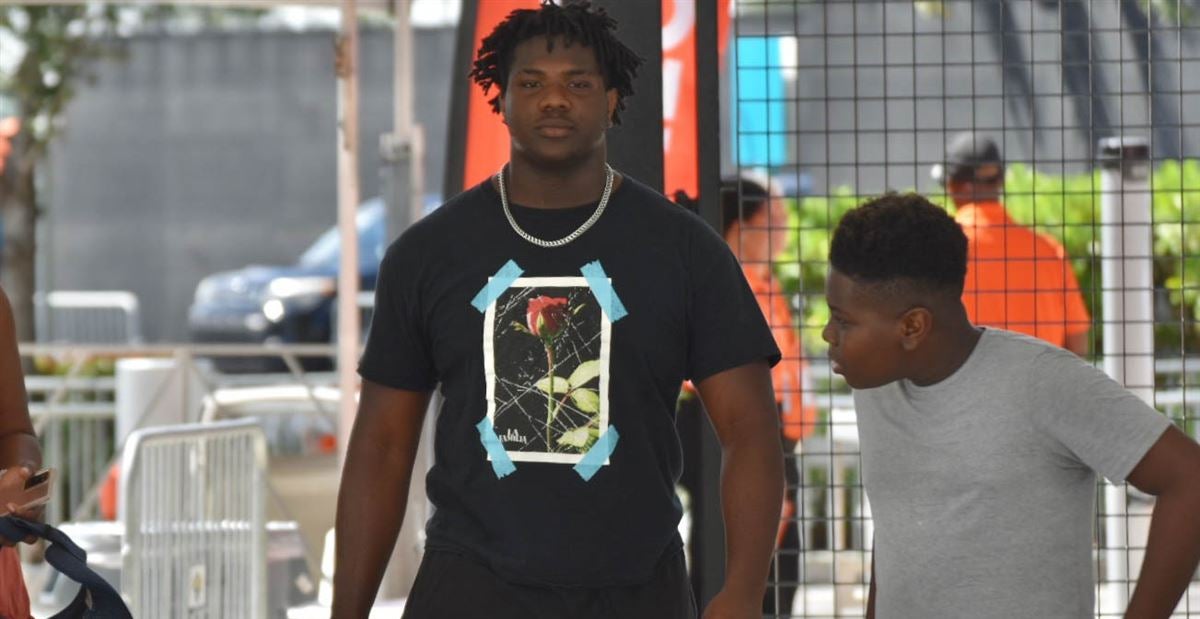 动都备受关 动都备受关